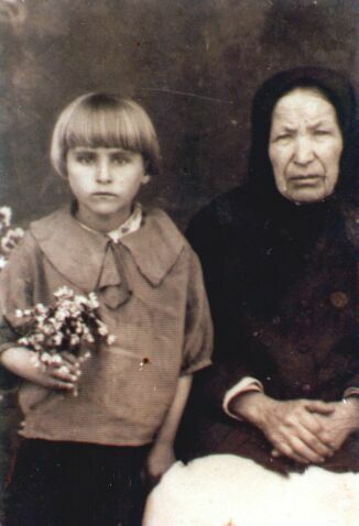 Mikw, ok. 1935 r. Na zdjciu (od lewej): Lichacz Stefania i Katarzyna